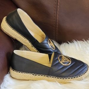 Guess Flats